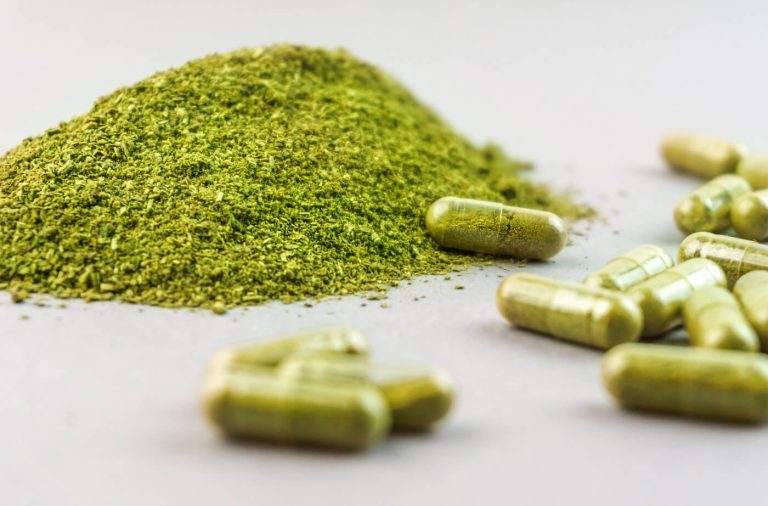 Herbal Frontier Exploring the Uncharted Benefits and Risks of Kratom